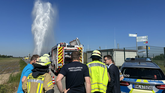15 Meter hohe Wasserfontäne in Weinheim-Sulzbach