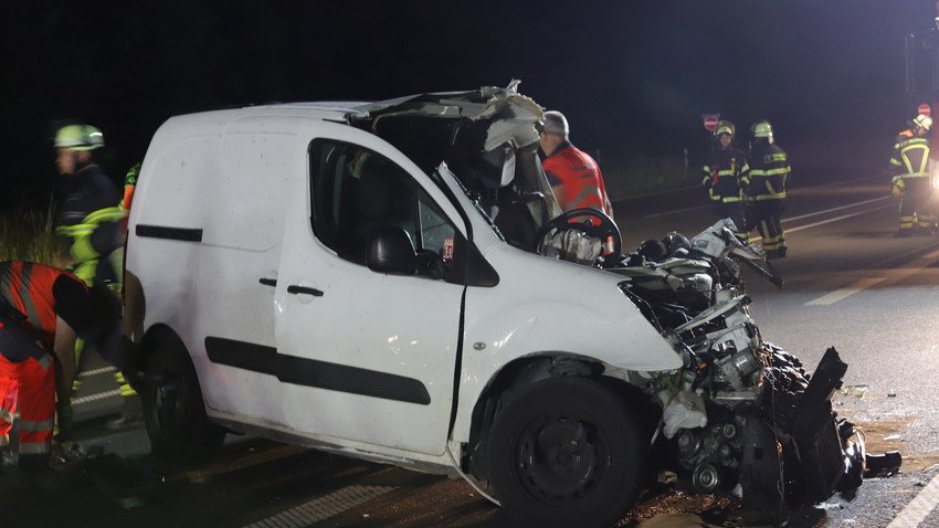 Tödlicher Unfall bei Bürstadt: 2 Fahrer sterben