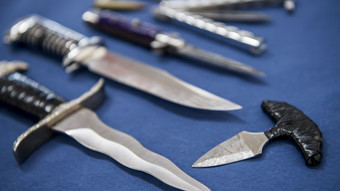 Umfrage: Große Mehrheit für Messerverbote