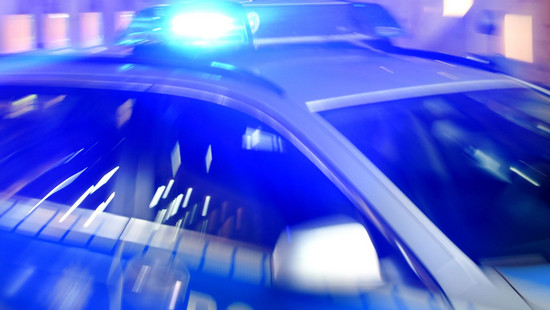 E-Scooter in Frankfurt auf Polizei geworfen: Erste Festnahme