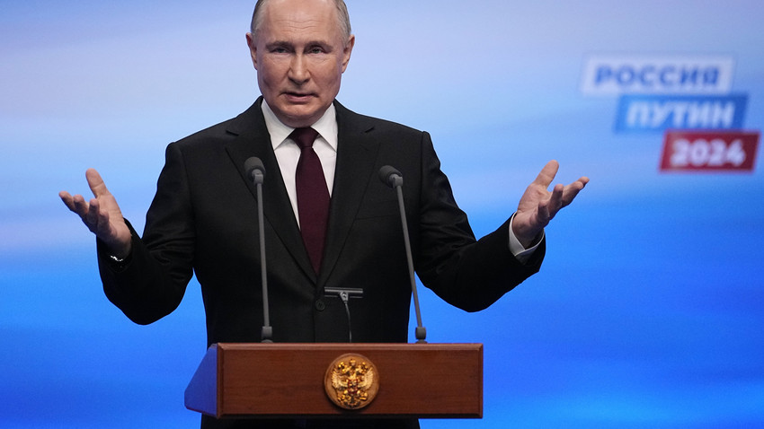 Präsidentenwahl in Russland: Kreml feiert Putin als Wahlsieger