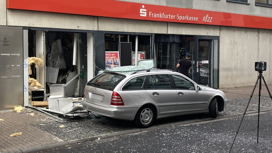 Sprengung in Frankfurter Bank: Wer hat das zurückgelassene Geld?