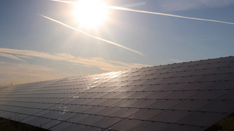 Solarzellen dürfen Nachbarn nicht blenden - Gericht entscheidet Streit