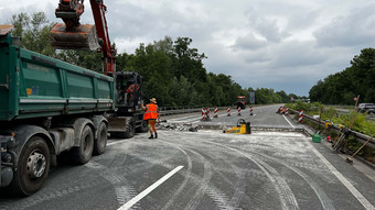 Hitze in Hessen: Fahrbahndecke hebt sich - A5 ab Zwingenberg gesperrt