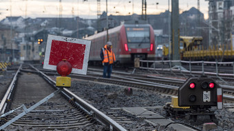 Bauarbeiten bremsen Bahnverkehr im Rhein Main Gebiet