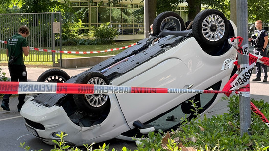 Frankfurter Westend: Siebenjähriger stirbt bei Autounfall