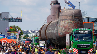 Ehemaliges Marine-U-Boot U17 erreicht Technikmuseum in Sinsheim