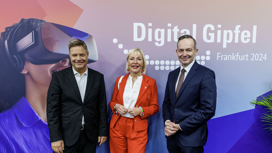 Digital-Gipfel in Frankfurt: Experten & Politiker diskutieren über KI
