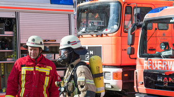 Gefahrgut-Verdacht in Alsfeld: Verschütteter Diesel löst Gro