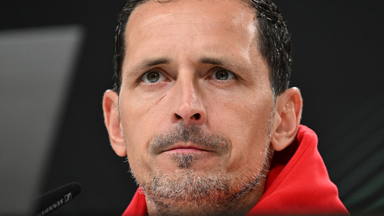 Eintracht Frankfurt fällt Entscheidung: Toppmöller bleibt Trainer