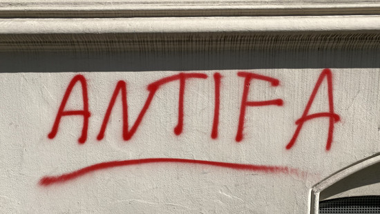 Wiesbaden: Ärger um "Antifa"-Schmierereien im Westend