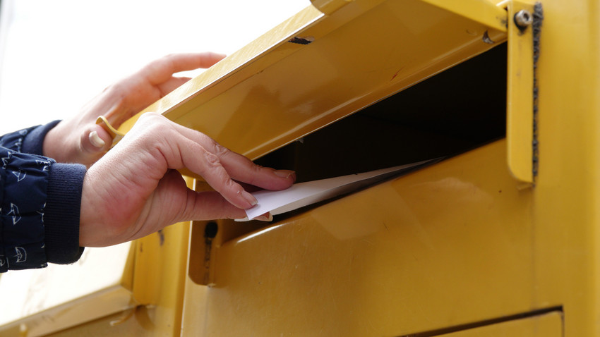 Beleidigungen und Drohungen per Postkarte - 46-Jährige tatverdächtig