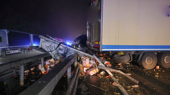 Spirituosen-Laster steht quer: A5 bei Alsfeld gesperrt