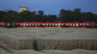 Zug-Unfall in Unterfranken: Regionalbahn kracht in Baukran