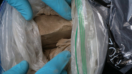 Heroinfund auf A5 bei Seeheim: Polizei stoppt mutmaßlichen Dealer