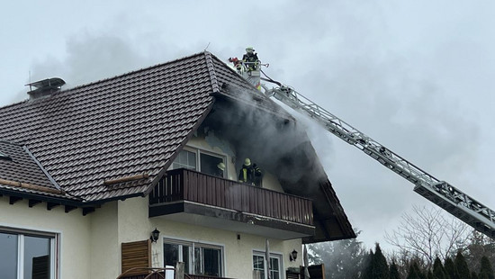 Hausbrand im Vogelsberg - Siebenköpfige Familie verliert zuhause