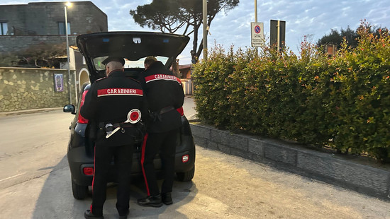 Polizei hebt in Italien enorme illegale Zigarettenfabrik aus
