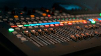 dein track bei planet - support local music