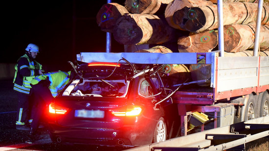 A5 bei Mörfelden-Walldorf: Zwei Tote bei Verkehrsunfall