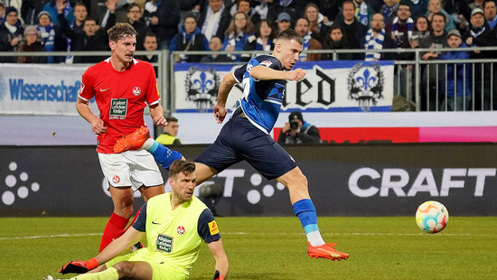Darmstadt 98 ist nach dem 2:0-Sieg gegen den FCK wieder Tabellenführer