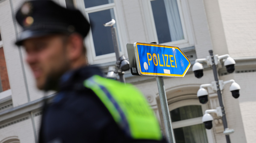 Betrunken in Mannheim: Jugendlicher ohne Führerschein kracht in Autos