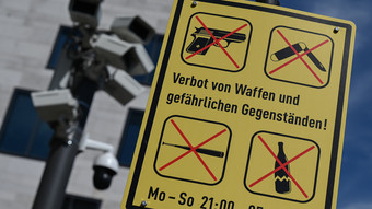 Kontrolldruck erhöhen: Land senkt Hürden für Waffenverbotszonen