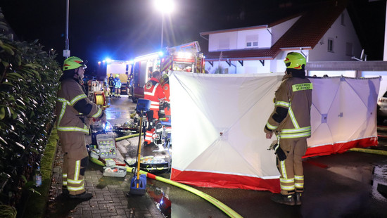 Zwei Menschen sterben bei Brand in Wohnhaus
