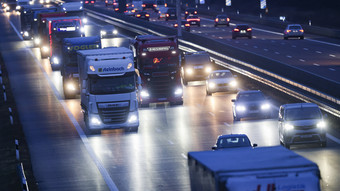 Nach Streit auf A5 bei Walldorf: Mann setzt Frau auf der Autobahn aus