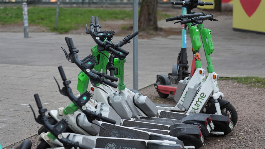 E Scooter Fahrer verletzt- Zeugen gesucht in Taunusstein