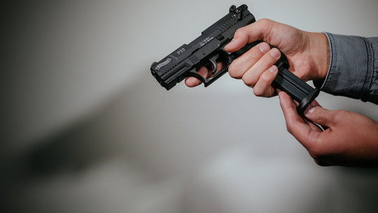 Ludwigshafen: Polizeieinsatz wegen Waffe, Gruppe vor Kirche bedroht