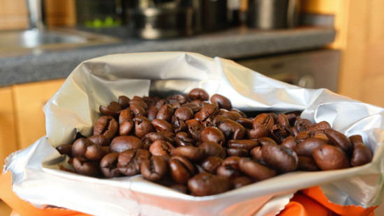 Zu viel geklaut: Kaffee wird in einigen Filialen weggeschlossen