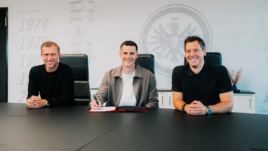 Torhüter Michael Zetterer wechselt von Bremen zur Eintracht