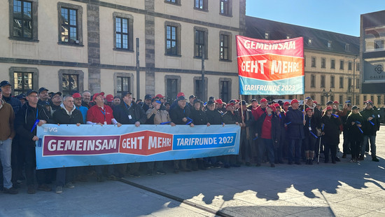 Bahn und Gewerkschaft EVG wollen in Tarifkonflikt wieder reden
