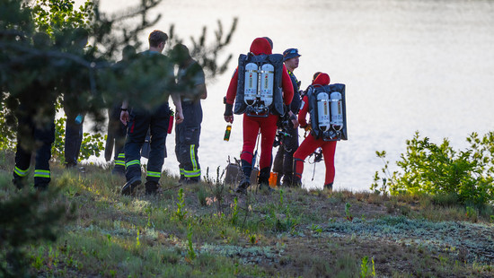 Große Suchaktion an Baggersee nach vermisstem Schwimmer