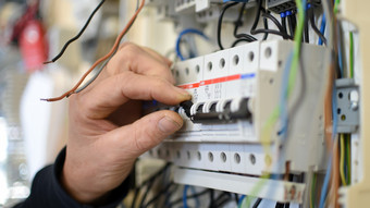 Stadt Rüsselsheim erneuert fehleranfällige Stromkabel