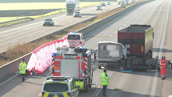 Tödlicher LKW Unfall auf A 5 - Strecke bei Bad Nauheim wieder frei