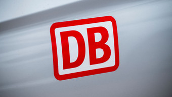 Bahn im ersten Halbjahr mit dreistelligem Millionenverlust