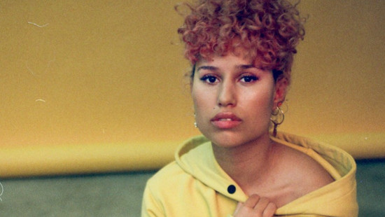 Raye's zweites Album This Music May Contain Hope