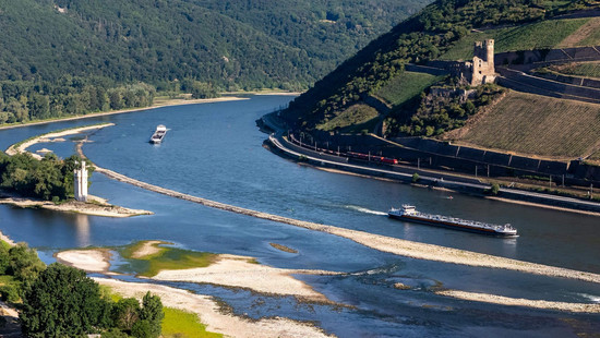 Rhein-Pegelstand sinkt: Bald Zwangspause für Hotelschiffe?