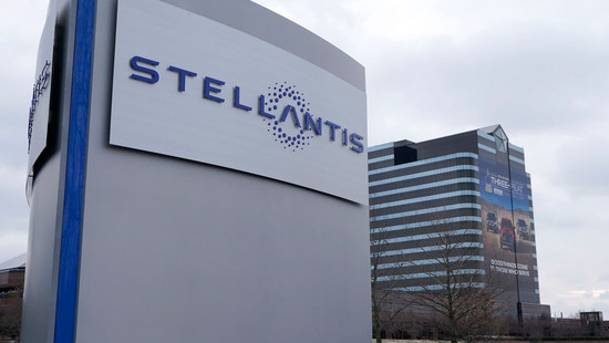 Stellantis Milliardenverlust: Opel-Mutter in der Krise