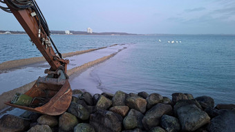 Buckelwal befreit sich von Ostsee-Sandbank
