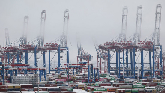 Deutsche Wirtschaft wächst leicht und hofft auf Aufschwung