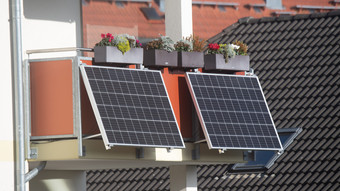 Stadtwerke Gießen warnen: Balkon-Solarmodule nicht immer sicher