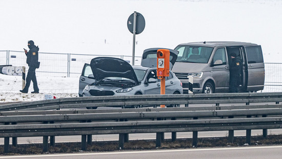 Duo nach mutmaßlichem Sprengstoff-Fund auf A3 in U-Haft