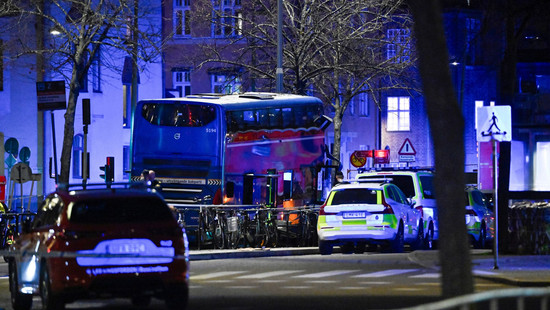 Tote und Verletzte bei schwerem Busunfall in Stockholm