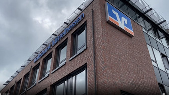 Bankerin beschimpft – Volksbank Mittelhessen kündigt dreistem Kunden