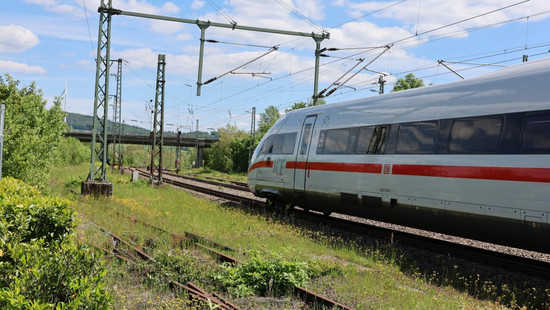 Tödlicher Unfall in Wächtersbach: Mann von ICE erfasst