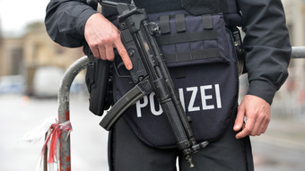 Illegale Waffen in NRW: Frankfurter Zoll findet 165 Waffen