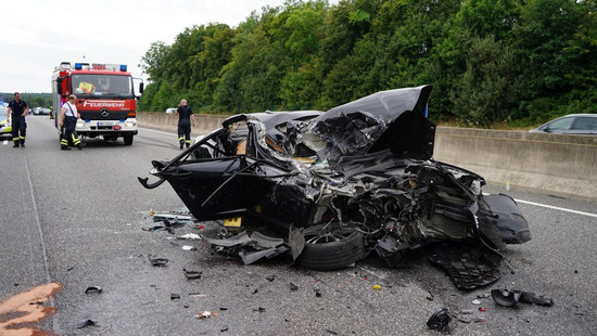 Schwerverletzte bei Unfall auf A7 bei Felsberg