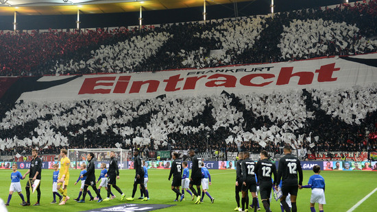 Choreo-Zoff mit den Eintracht-Ultras: Feuerwehr weist Vorwürfe zurück